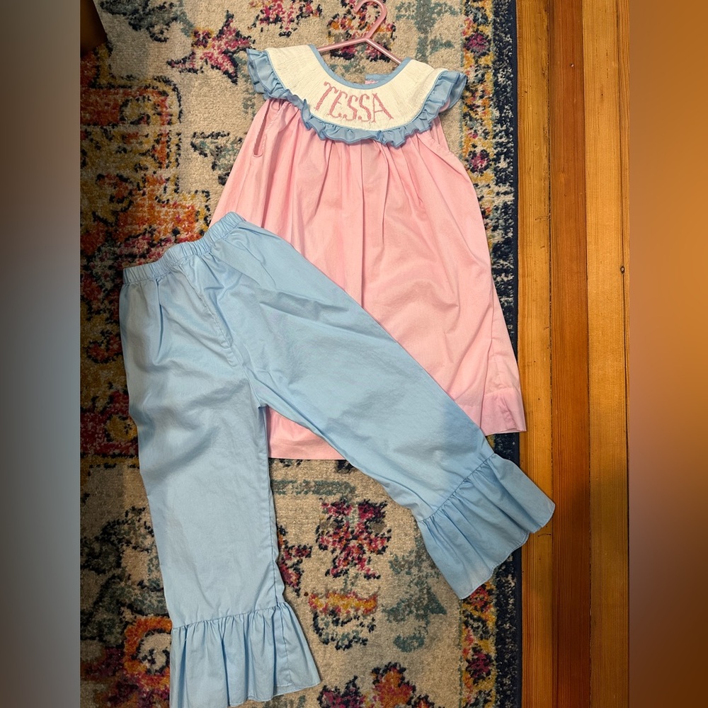 Smocked Tessa name plate outfit